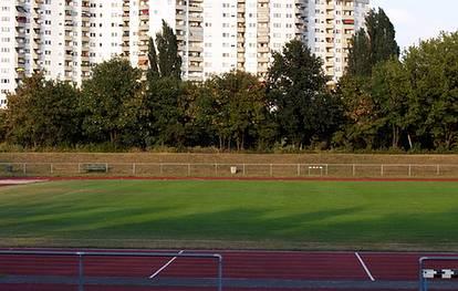 Finsterwalder Str. 58-62 - Stadion Finsterwalder Straße - (C) Peter Hahn fotoblues Finsterwalder Str. 58-62 - Stadion Finsterwalder Straße - (C) Peter Hahn fotoblues