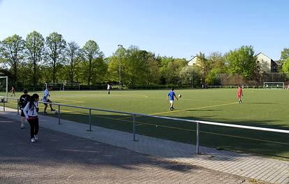 Uranusweg 34 - Sportanlage Scharnweberstr. - (C) Peter Hahn fotoblues Uranusweg 34 - Sportanlage Scharnweberstr. - (C) Peter Hahn fotoblues
